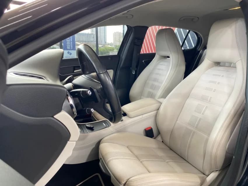 Mercedes-Benz GLA 200 1.6 CGI ADVANCE 16V TURBO FLEX 4P AUTOMÁTICO 2018 Flex - Picture 12
