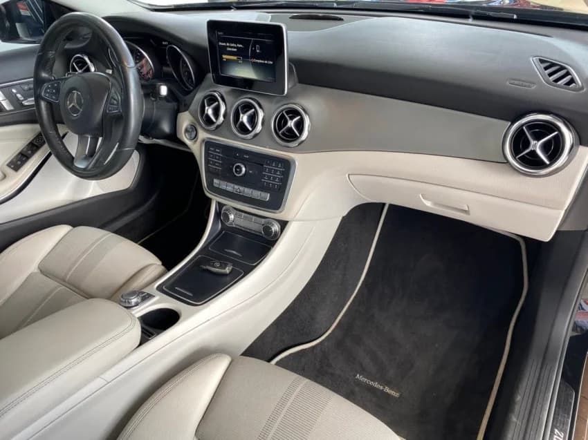 Mercedes-Benz GLA 200 1.6 CGI ADVANCE 16V TURBO FLEX 4P AUTOMÁTICO 2018 Flex - Picture 17