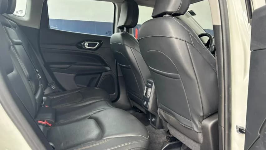 JEEP COMPASS 2.0 TD350 TURBO DIESEL LIMITED AT9 2023 Diesel - Picture 15