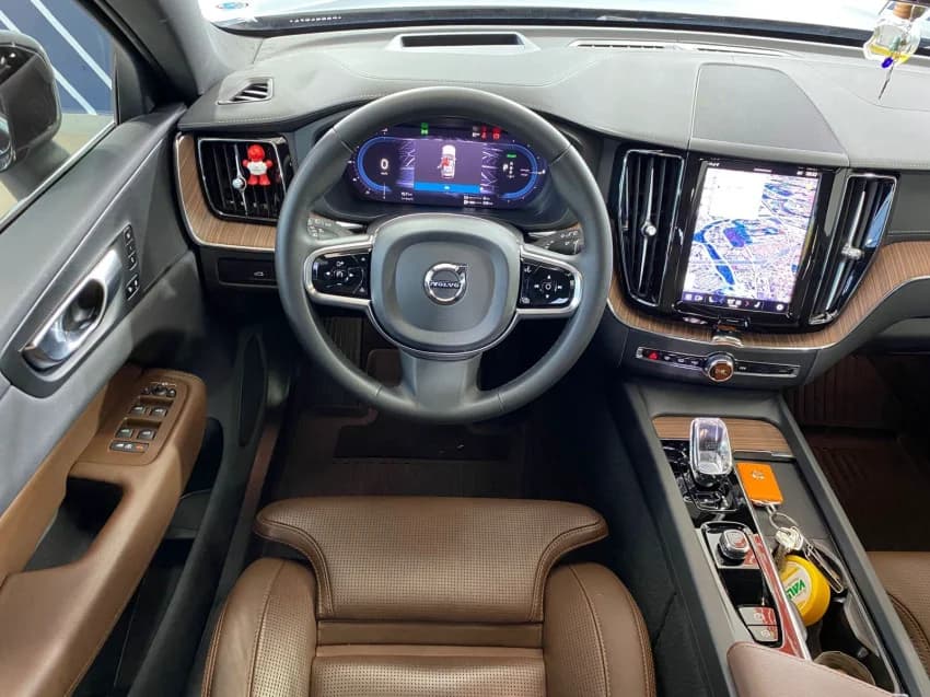 Volvo XC60 2.0 T8 RECHARGE ULTIMATE AWD GEARTRONIC 2023 Híbrido - Picture 9