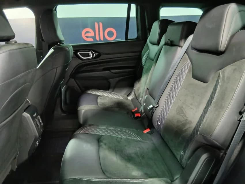 JEEP COMMANDER 2.0 HURRICANE 4 TURBO GASOLINA BLACKHAWK AT9 2025 Flex - Picture 13