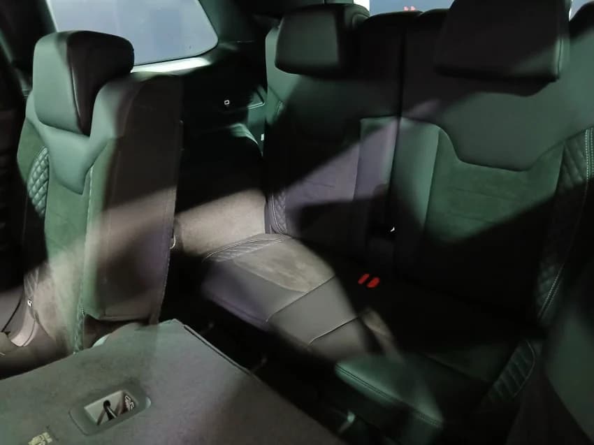 JEEP COMMANDER 2.0 HURRICANE 4 TURBO GASOLINA BLACKHAWK AT9 2025 Flex - Picture 14