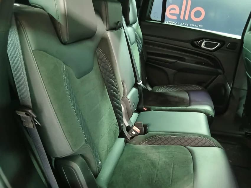 JEEP COMMANDER 2.0 HURRICANE 4 TURBO GASOLINA BLACKHAWK AT9 2025 Flex - Picture 15