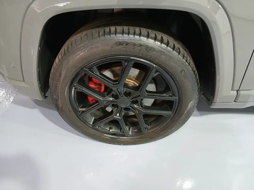 JEEP COMMANDER 2.0 HURRICANE 4 TURBO GASOLINA BLACKHAWK AT9 2025 Flex - Picture 19