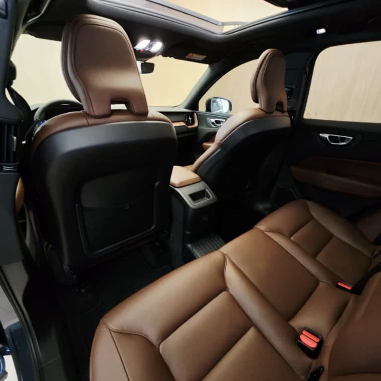 Volvo XC60 2.0 T8 RECHARGE PLUS AWD GEARTRONIC 2024 Híbrido - Picture 10