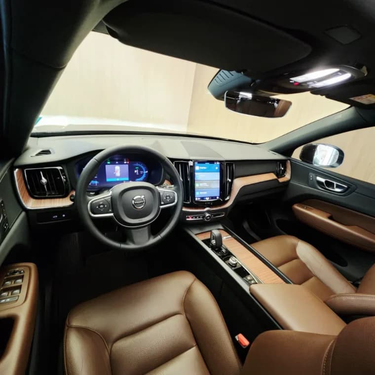 Volvo XC60 2.0 T8 RECHARGE PLUS AWD GEARTRONIC 2024 Híbrido - Picture 7