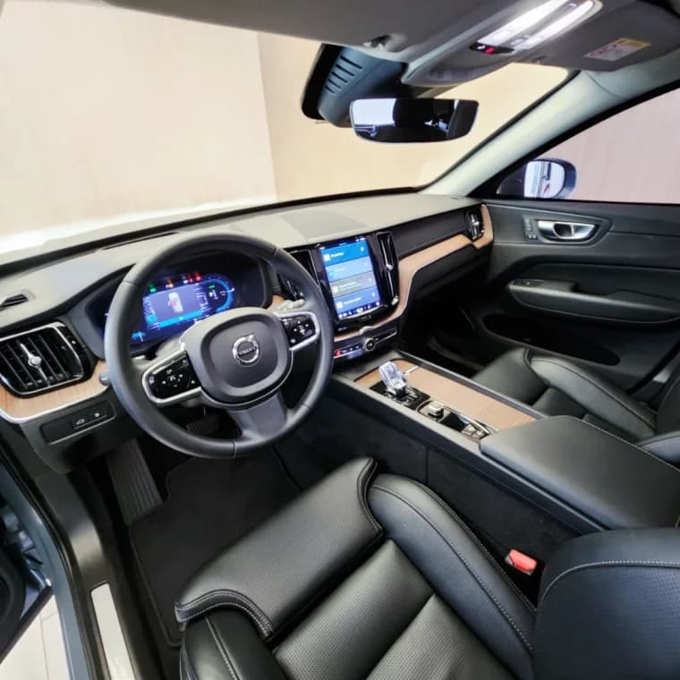 Volvo XC60 2.0 T8 RECHARGE ULTIMATE AWD GEARTRONIC 2023 Híbrido - Picture 4