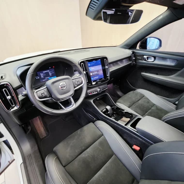 Volvo XC40 P6 RECHARGE ELECTRIC PLUS 2023 Elétrico - Picture 4