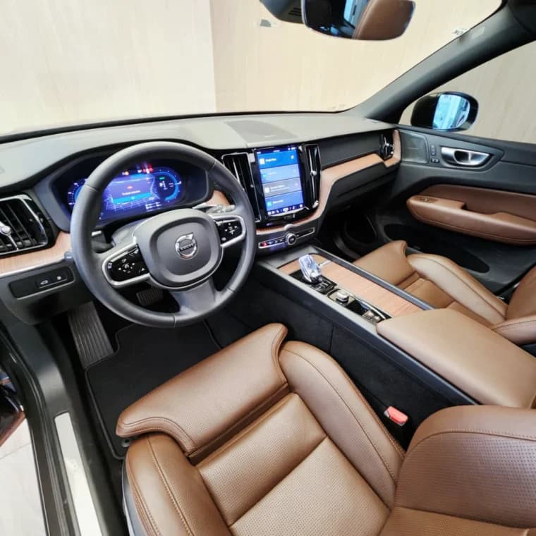 Volvo XC60 2.0 T8 RECHARGE ULTIMATE AWD GEARTRONIC 2024 Híbrido - Picture 4