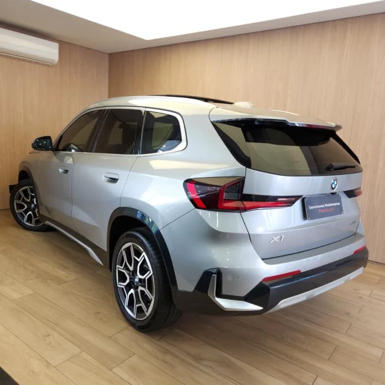 BMW X1 2.0 16V TURBO GASOLINA SDRIVE20I X-LINE STEPTRONIC 2025 Gasolina - Picture 4