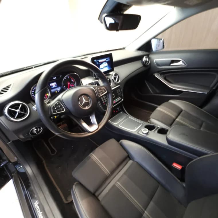 Mercedes-Benz GLA 200 1.6 CGI FLEX ADVANCE 7G-DCT 2018 Flex - Picture 4