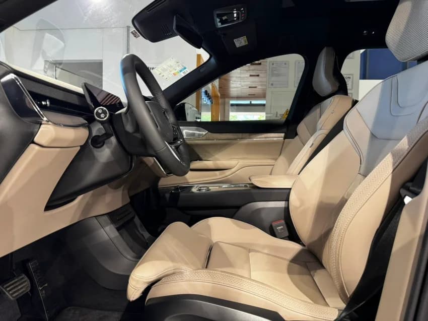 Volvo EX90 P8 RECHARGE TWIN ELECTRIC PERFORMANCE ULTRA AWD 2025 Elétrico - Picture 10