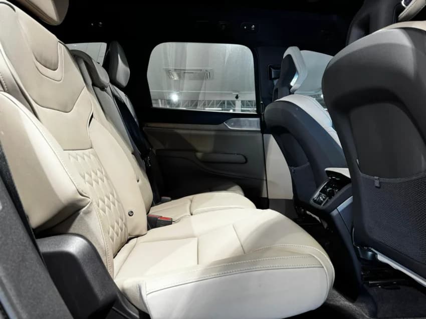 Volvo EX90 P8 RECHARGE TWIN ELECTRIC PERFORMANCE ULTRA AWD 2025 Elétrico - Picture 16