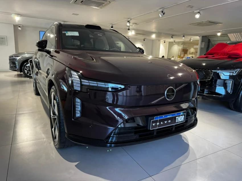 Volvo EX90 P8 RECHARGE TWIN ELECTRIC PERFORMANCE ULTRA AWD 2025 Elétrico - Picture 1
