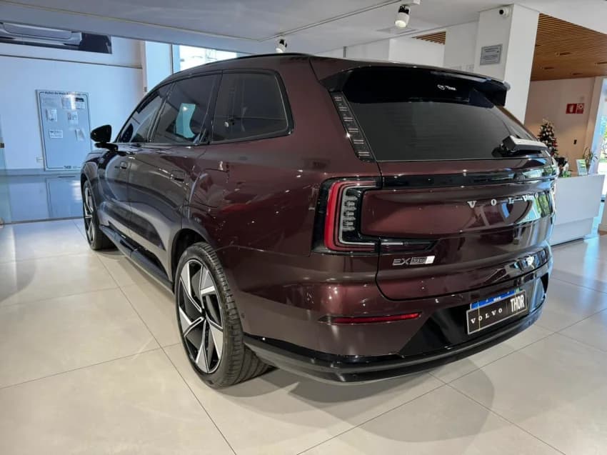 Volvo EX90 P8 RECHARGE TWIN ELECTRIC PERFORMANCE ULTRA AWD 2025 Elétrico - Picture 6