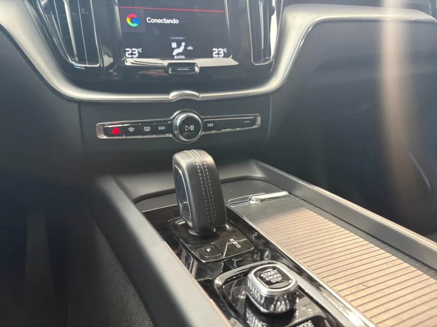 Volvo XC60 2.0 T8 HYBRID MOMENTUM AWD GEARTRONIC 2021 Híbrido - Picture 15