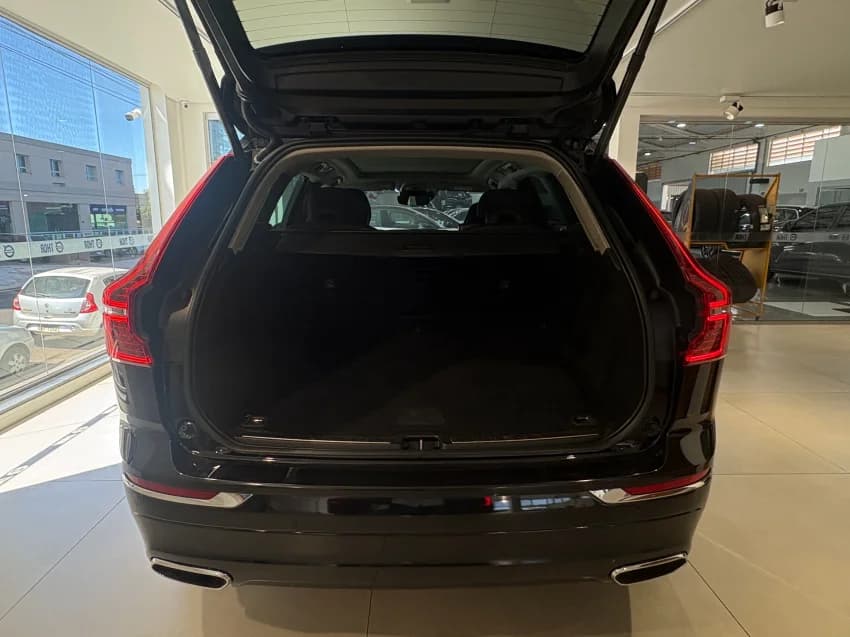 Volvo XC60 2.0 T8 HYBRID MOMENTUM AWD GEARTRONIC 2021 Híbrido - Picture 17