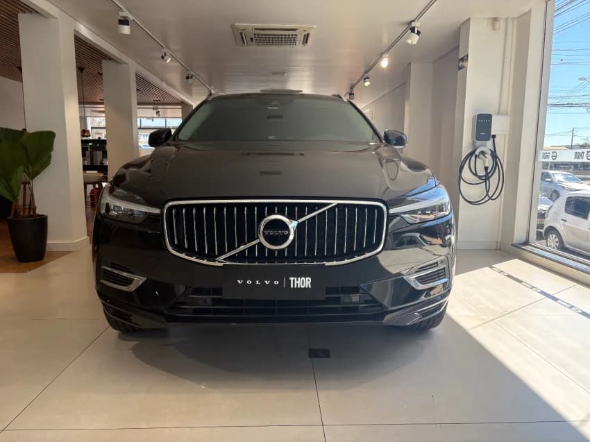 Volvo XC60 2.0 T8 HYBRID MOMENTUM AWD GEARTRONIC 2021 Híbrido - Picture 2