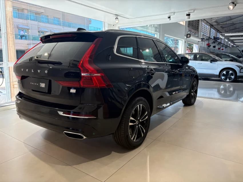 Volvo XC60 2.0 T8 HYBRID MOMENTUM AWD GEARTRONIC 2021 Híbrido - Picture 4