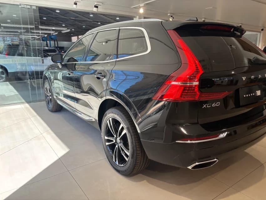 Volvo XC60 2.0 T8 HYBRID MOMENTUM AWD GEARTRONIC 2021 Híbrido - Picture 6