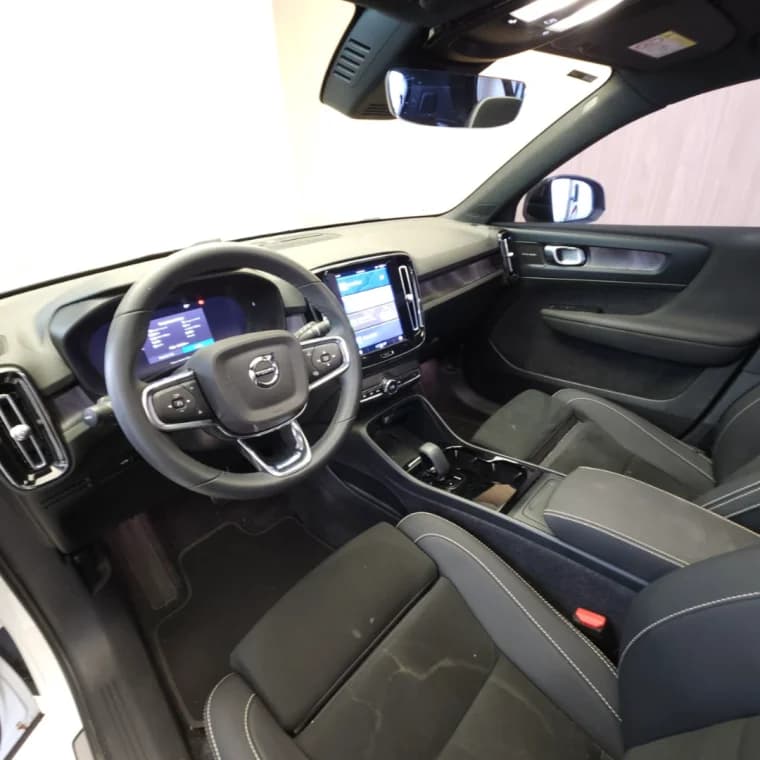 Volvo XC40 P8 RECHARGE TWIN ELECTRIC ULTIMATE AWD 2023 Elétrico - Picture 4