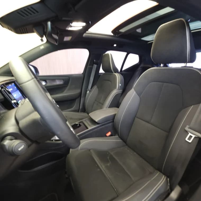 Volvo XC40 P8 RECHARGE TWIN ELECTRIC ULTIMATE AWD 2023 Elétrico - Picture 5