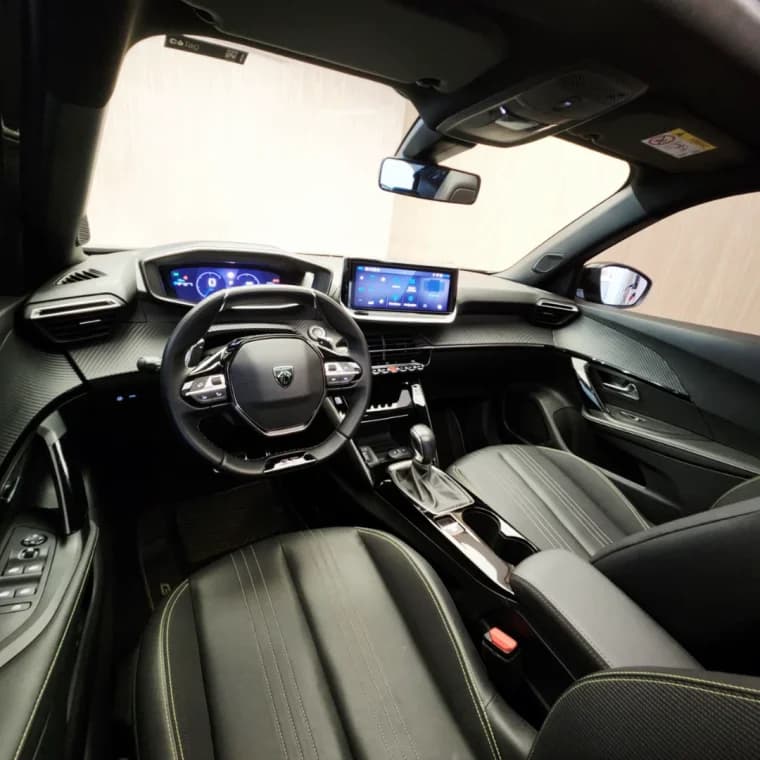 Peugeot 2008 1.0 TURBO 200 FLEX GT CVT 2025 Flex - Picture 9