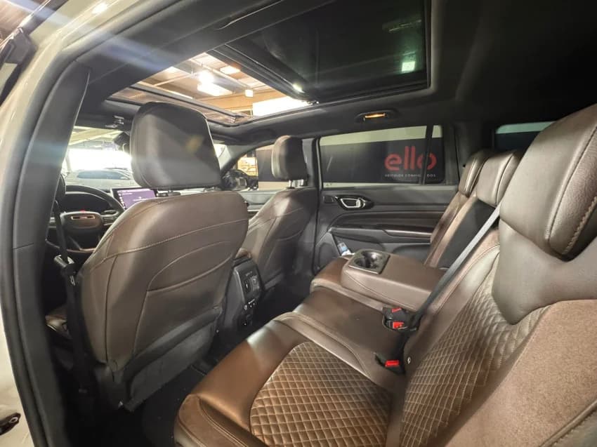 JEEP COMMANDER 2.0 TD380 TURBO DIESEL OVERLAND AT9 2023 Diesel - Foto 11
