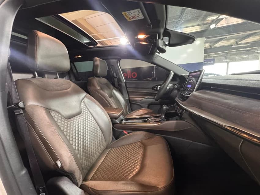 JEEP COMMANDER 2.0 TD380 TURBO DIESEL OVERLAND AT9 2023 Diesel - Picture 13