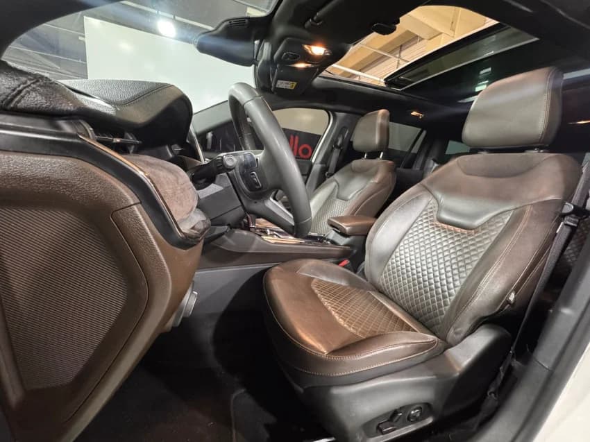 JEEP COMMANDER 2.0 TD380 TURBO DIESEL OVERLAND AT9 2023 Diesel - Picture 9