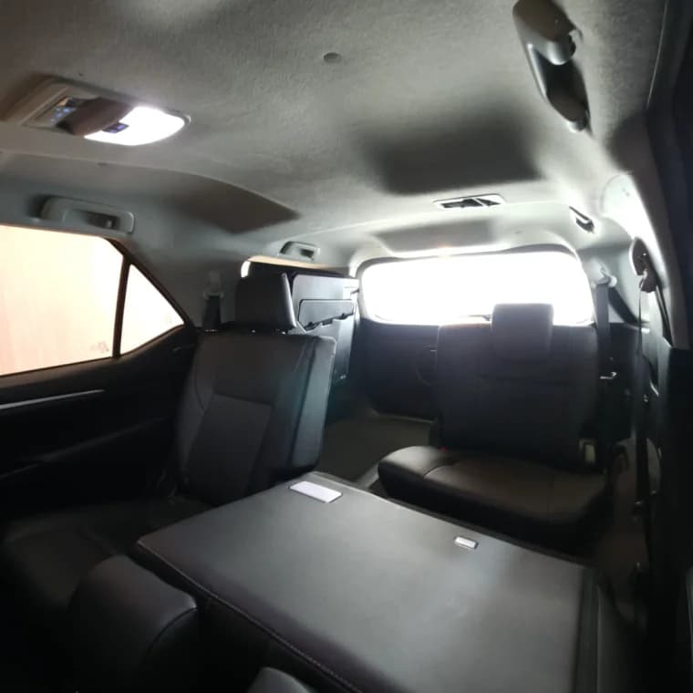 Toyota HILUX SW4 2.8 D-4D TURBO DIESEL SRX 4X4 AUTOMÁTICO 2023 Híbrido - Picture 11