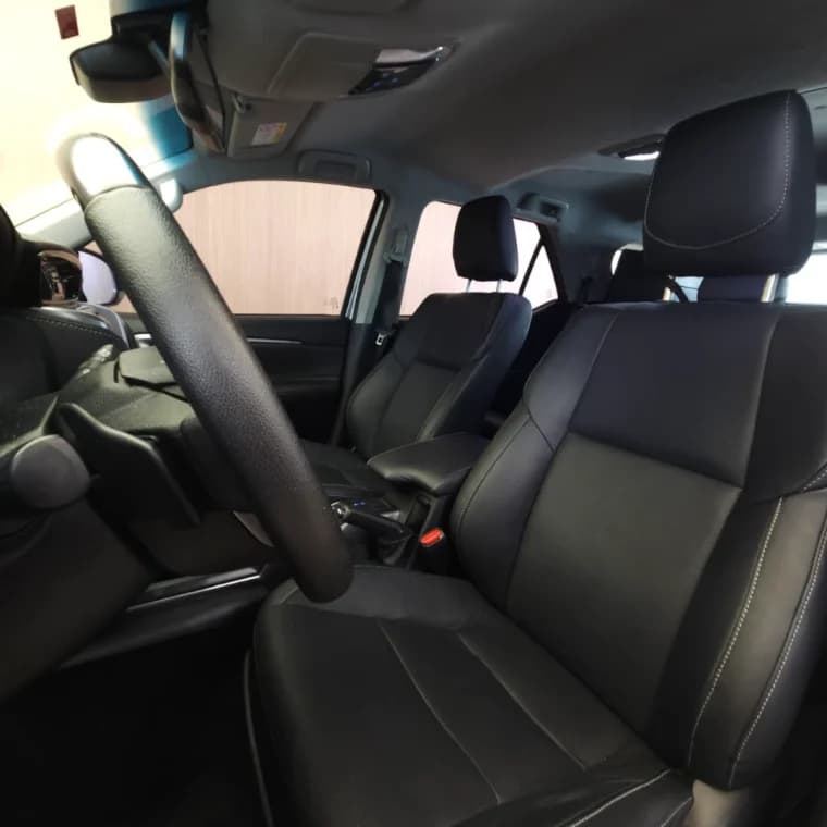 Toyota HILUX SW4 2.8 D-4D TURBO DIESEL SRX 4X4 AUTOMÁTICO 2023 Híbrido - Picture 8