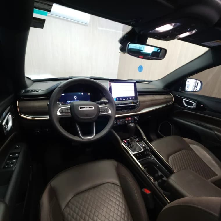 JEEP COMMANDER 2.0 TD380 TURBO DIESEL OVERLAND AT9 2023 Diesel - Picture 9