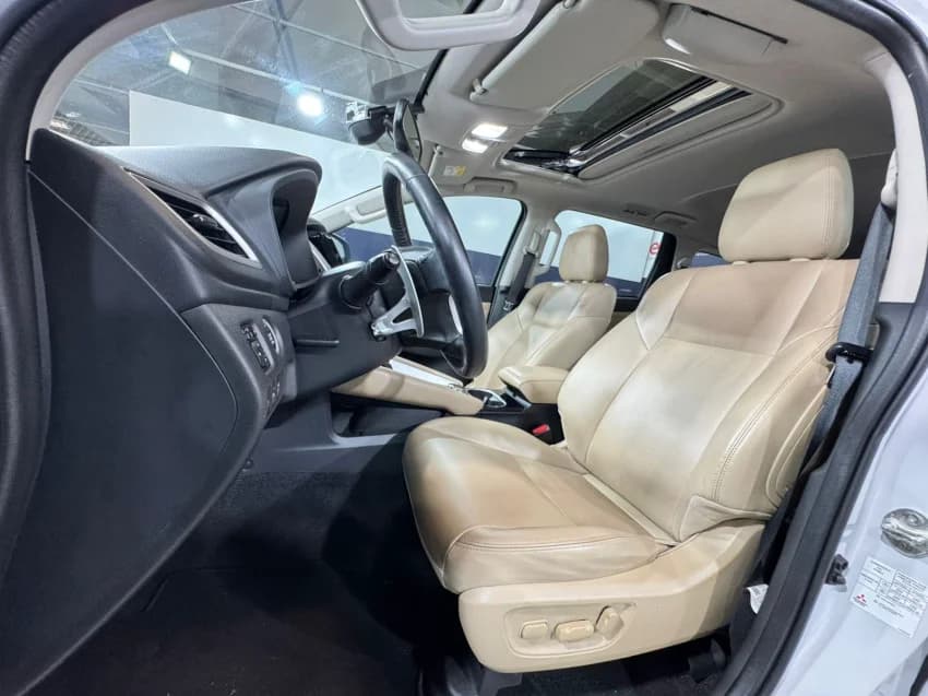 Mitsubishi PAJERO SPORT 2.4 16V MIVEC TURBO DIESEL HPE-S AWD AUTOMÁTICO 2023 Diesel - Picture 9