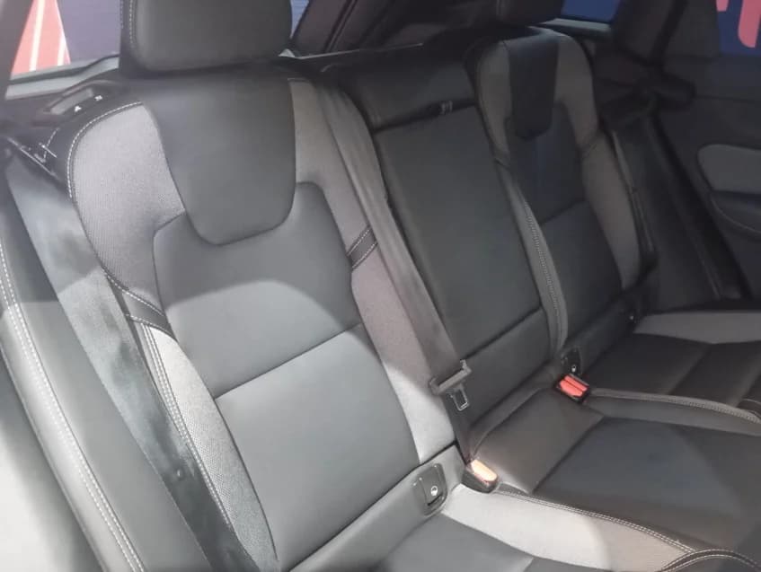 Volvo XC60 2.0 T8 RECHARGE ULTIMATE DARK AWD GEARTRONIC 2024 Híbrido - Foto 15