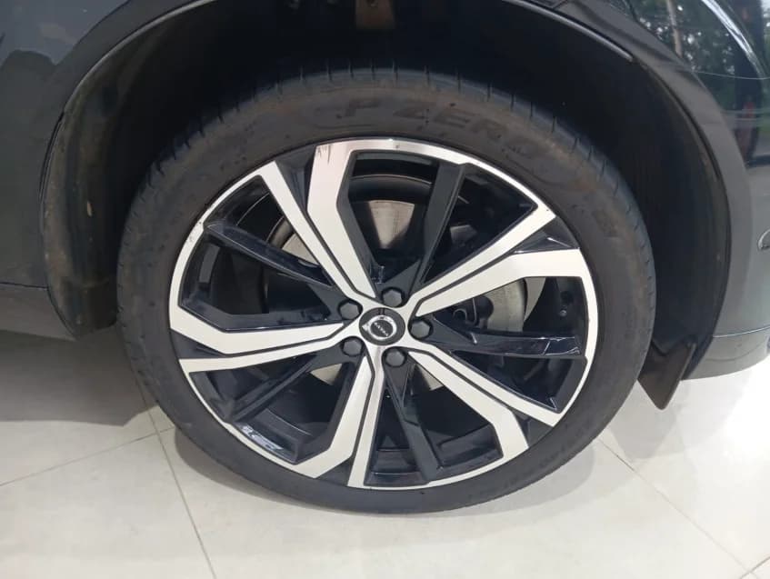 Volvo XC60 2.0 T8 RECHARGE ULTIMATE DARK AWD GEARTRONIC 2024 Híbrido - Foto 16