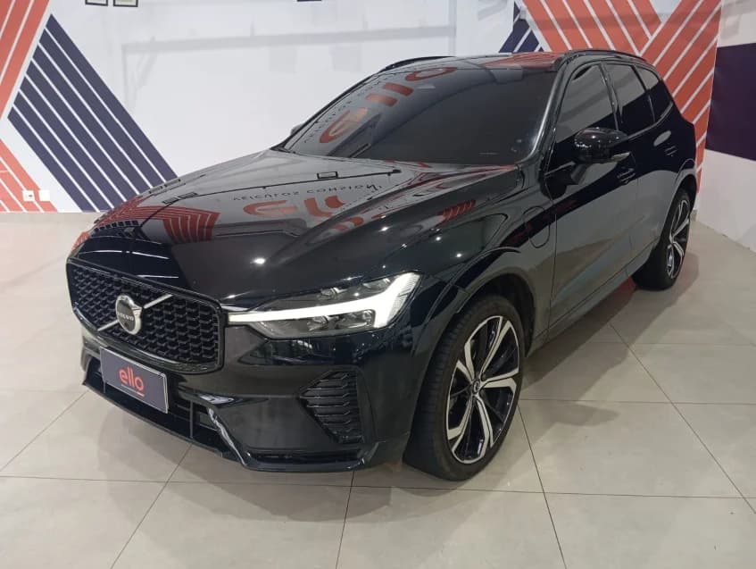 Volvo XC60 2.0 T8 RECHARGE ULTIMATE DARK AWD GEARTRONIC 2024 Híbrido - Foto 3