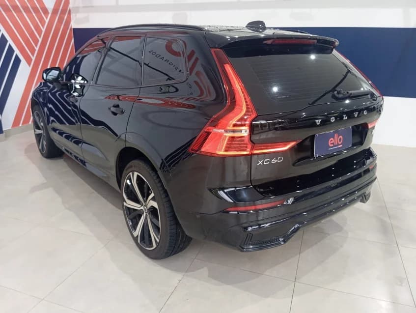 Volvo XC60 2.0 T8 RECHARGE ULTIMATE DARK AWD GEARTRONIC 2024 Híbrido - Foto 4