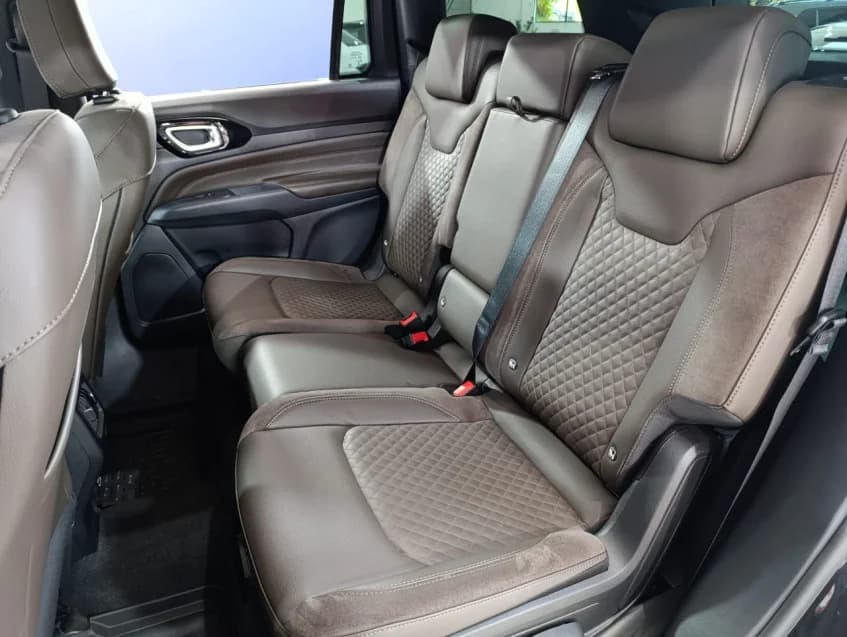 JEEP COMMANDER 2.0 TD380 TURBO DIESEL OVERLAND AT9 2025 Diesel - Picture 13