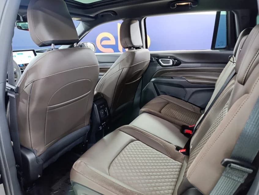 JEEP COMMANDER 2.0 TD380 TURBO DIESEL OVERLAND AT9 2025 Diesel - Picture 14