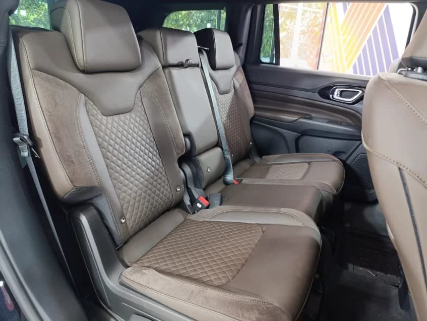 JEEP COMMANDER 2.0 TD380 TURBO DIESEL OVERLAND AT9 2025 Diesel - Picture 18