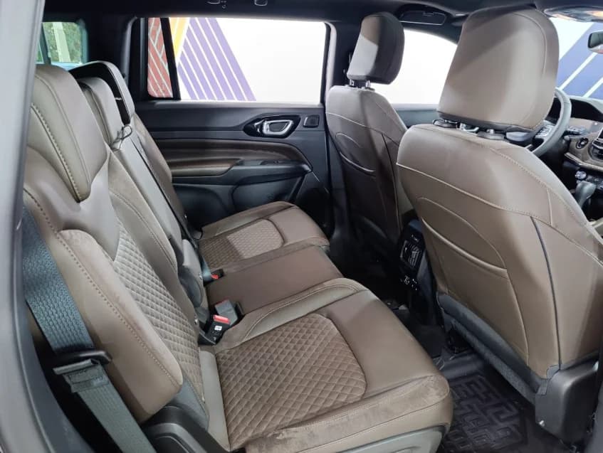 JEEP COMMANDER 2.0 TD380 TURBO DIESEL OVERLAND AT9 2025 Diesel - Picture 19