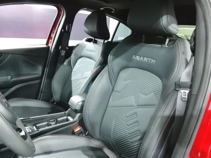 Fiat FASTBACK 1.3 TURBO 270 FLEX ABARTH AT6 2026 Flex - Foto 12