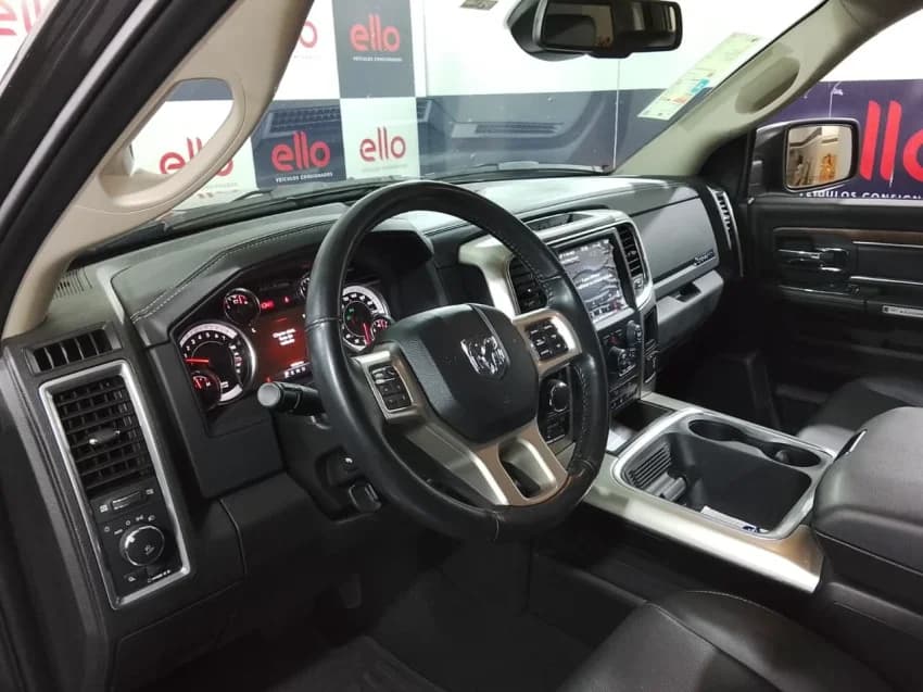 Ram CLASSIC 5.7 V8 GASOLINA LARAMIE CD 4X4 AUTOMÁTICO 2023 Gasolina - Picture 11