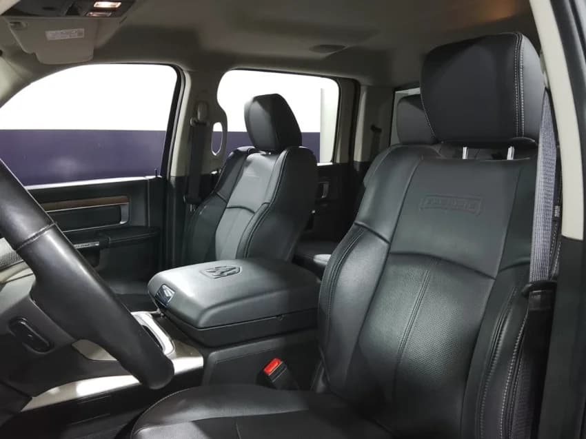 Ram CLASSIC 5.7 V8 GASOLINA LARAMIE CD 4X4 AUTOMÁTICO 2023 Gasolina - Picture 12