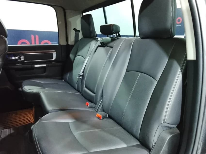 Ram CLASSIC 5.7 V8 GASOLINA LARAMIE CD 4X4 AUTOMÁTICO 2023 Gasolina - Picture 13