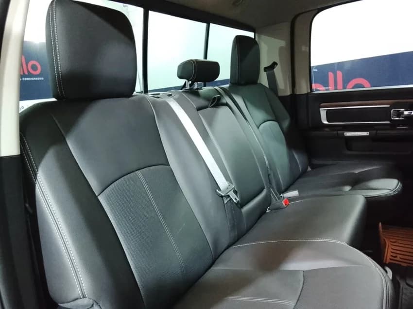 Ram CLASSIC 5.7 V8 GASOLINA LARAMIE CD 4X4 AUTOMÁTICO 2023 Gasolina - Picture 15