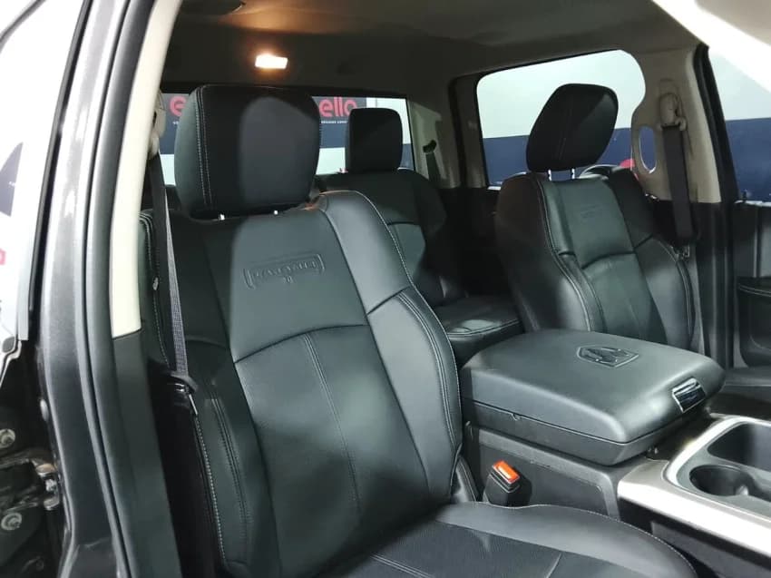 Ram CLASSIC 5.7 V8 GASOLINA LARAMIE CD 4X4 AUTOMÁTICO 2023 Gasolina - Picture 18