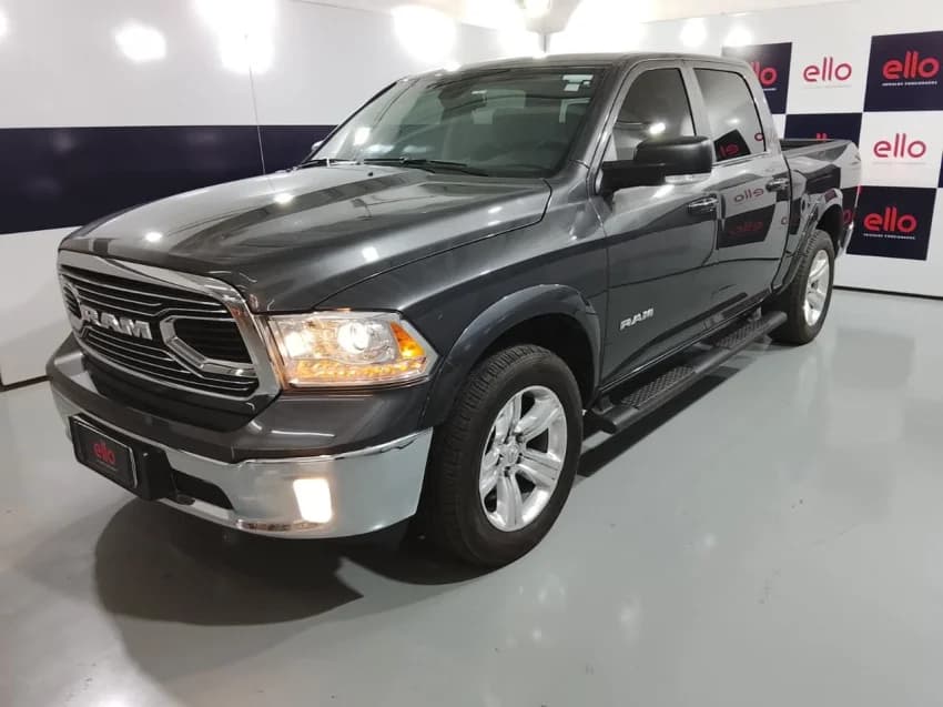 Ram CLASSIC 5.7 V8 GASOLINA LARAMIE CD 4X4 AUTOMÁTICO 2023 Gasolina - Picture 3