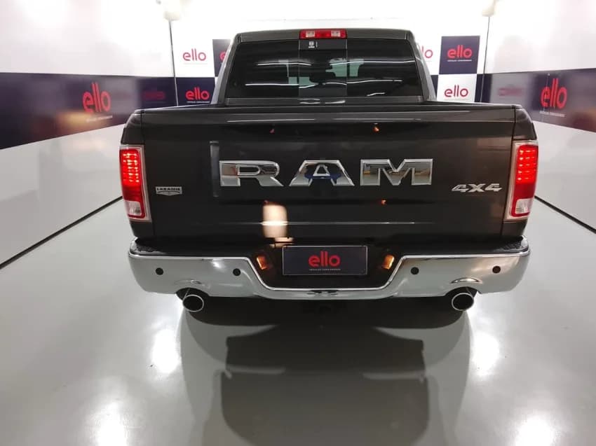 Ram CLASSIC 5.7 V8 GASOLINA LARAMIE CD 4X4 AUTOMÁTICO 2023 Gasolina - Picture 5
